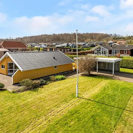 Halla - 250m From The Sea By Interhome Feriehus