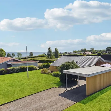 Halla - 250m From The Sea By Interhome Feriehus