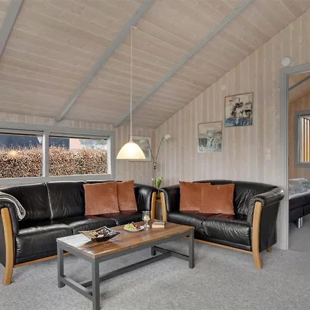 Halla - 250m From The Sea By Interhome Feriehus Sjolund