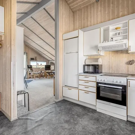 Halla - 250m From The Sea By Interhome Sjolund