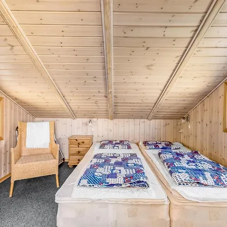 Halla - 250m From The Sea By Interhome Feriehus *