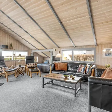 Feriehus Halla - 250m From The Sea By Interhome