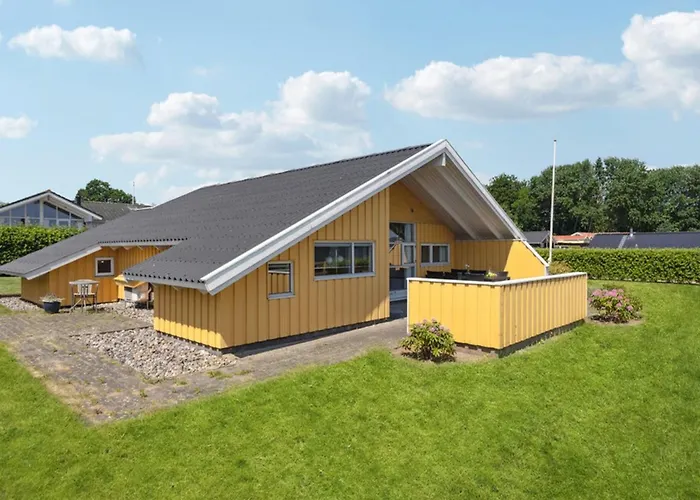 Ferienhaus Halla - 250m From The Sea By Interhome