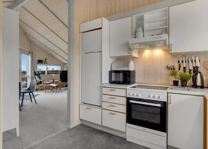 Ferienhaus Halla - 250m From The Sea By Interhome Sjolund